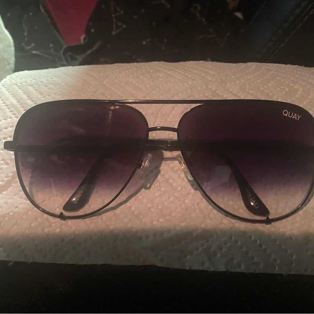 Quay Shades